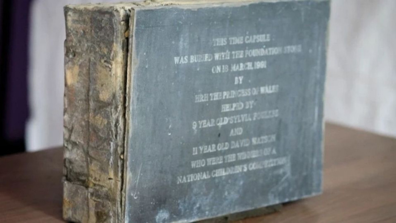 Foto - Prenses Diana’nın 34 yıl sonra çıkarılan zaman kapsülünün içindekiler şok etti! Gözlerinize inananamayacaksınız