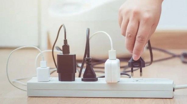 Foto - Prize takılı şarj cihazı elektrik tüketir mi ? İşte aylık maliyeti