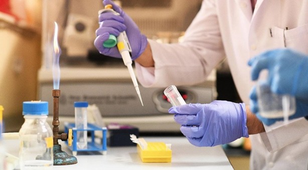 Foto - Prof. Dr. Alper Şener anlattı! 3. doz aşı neden gerekli?