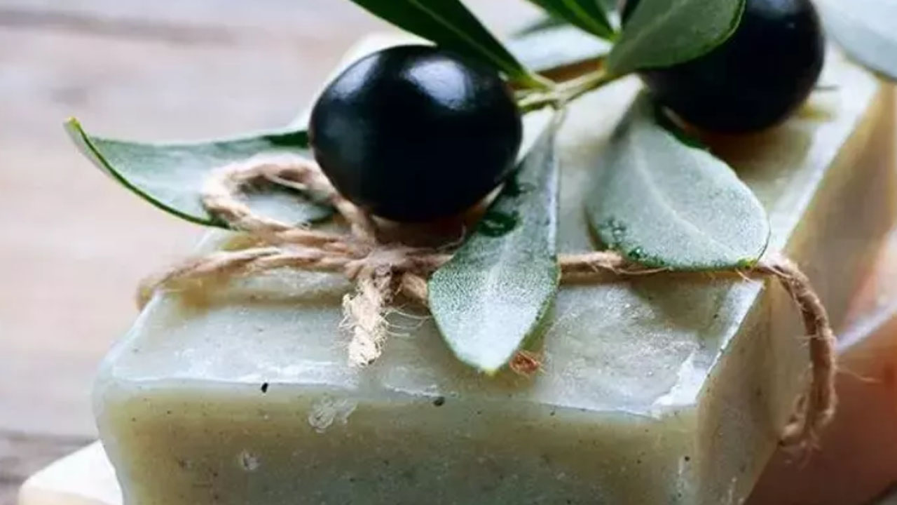 Foto - Prof. Dr. Canan Karatay'ın sırrı, favorisi: Sivilceleri tarihe gömüyor, 10 yaş gençleştiriyor! Binlerce lira vermeyin