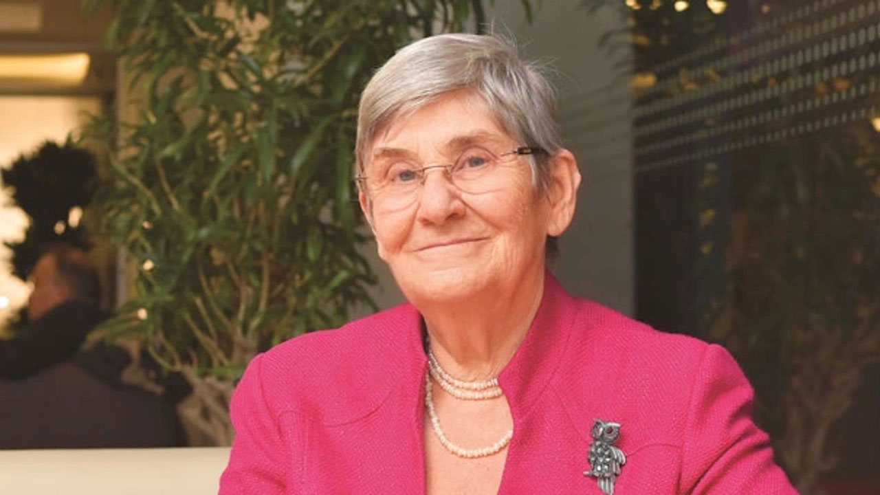 Foto - Prof. Dr. Canan Karatay'ın sırrı, favorisi: Sivilceleri tarihe gömüyor, 10 yaş gençleştiriyor! Binlerce lira vermeyin