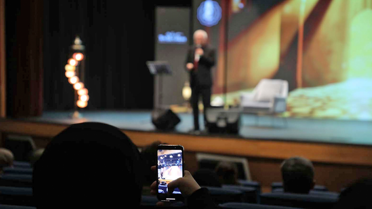 Foto - Prof. Dr. Nurullah Genç, Esenler Belediyesi’nde konuştu: ‘Ben edebi edepsizlerden öğrendim’ Edepsizler haddini bilmeli