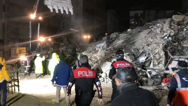 Foto - Prof. Dr. Şener Üşümezsoy'dan korkutan uyarı: Orada 7'lik bir deprem olabilir