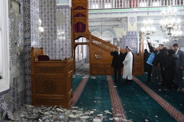 Foto - Prof. Erbaş Düzce'de hasar gören camileri ziyaret etti! 