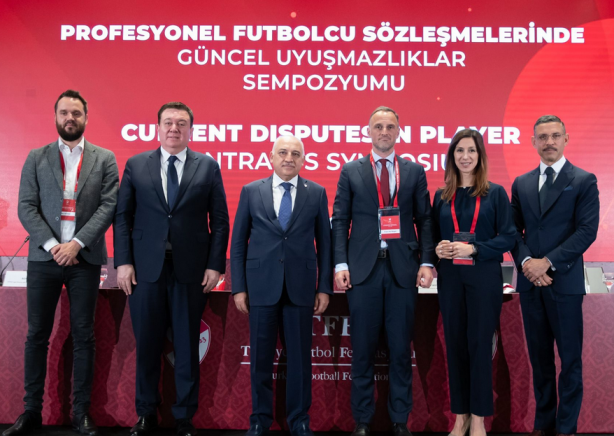 Foto - Profesyonel Futbolcu Sözleşmelerinde Güncel Uyuşmazlıklar Sempozyumu Düzenlendi! Mehmet Büyükekşi açıkladı...