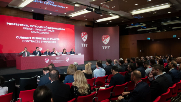 Foto - Profesyonel Futbolcu Sözleşmelerinde Güncel Uyuşmazlıklar Sempozyumu Düzenlendi! Mehmet Büyükekşi açıkladı...
