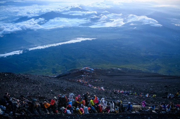 Foto - Protestolar dünyaya yayılıyor! Kimse turist istemiyor! Peki sebep ne?