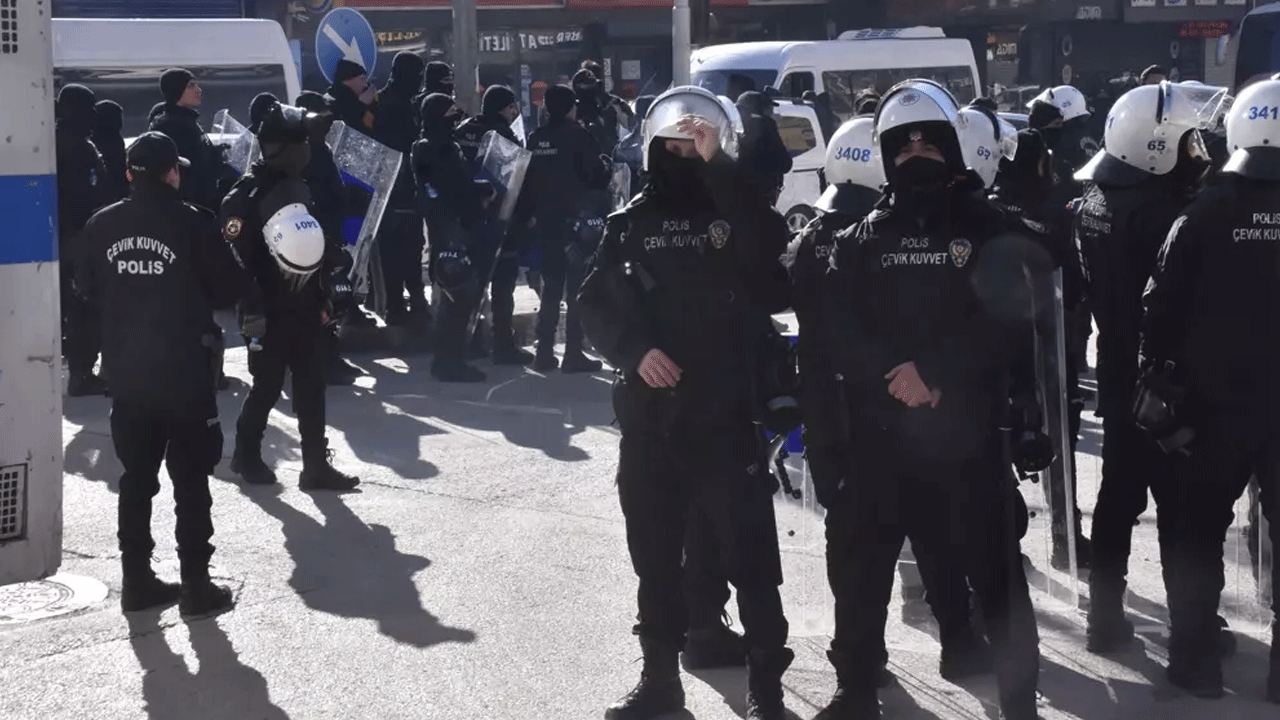  Provokatörlere polis müdahalesi