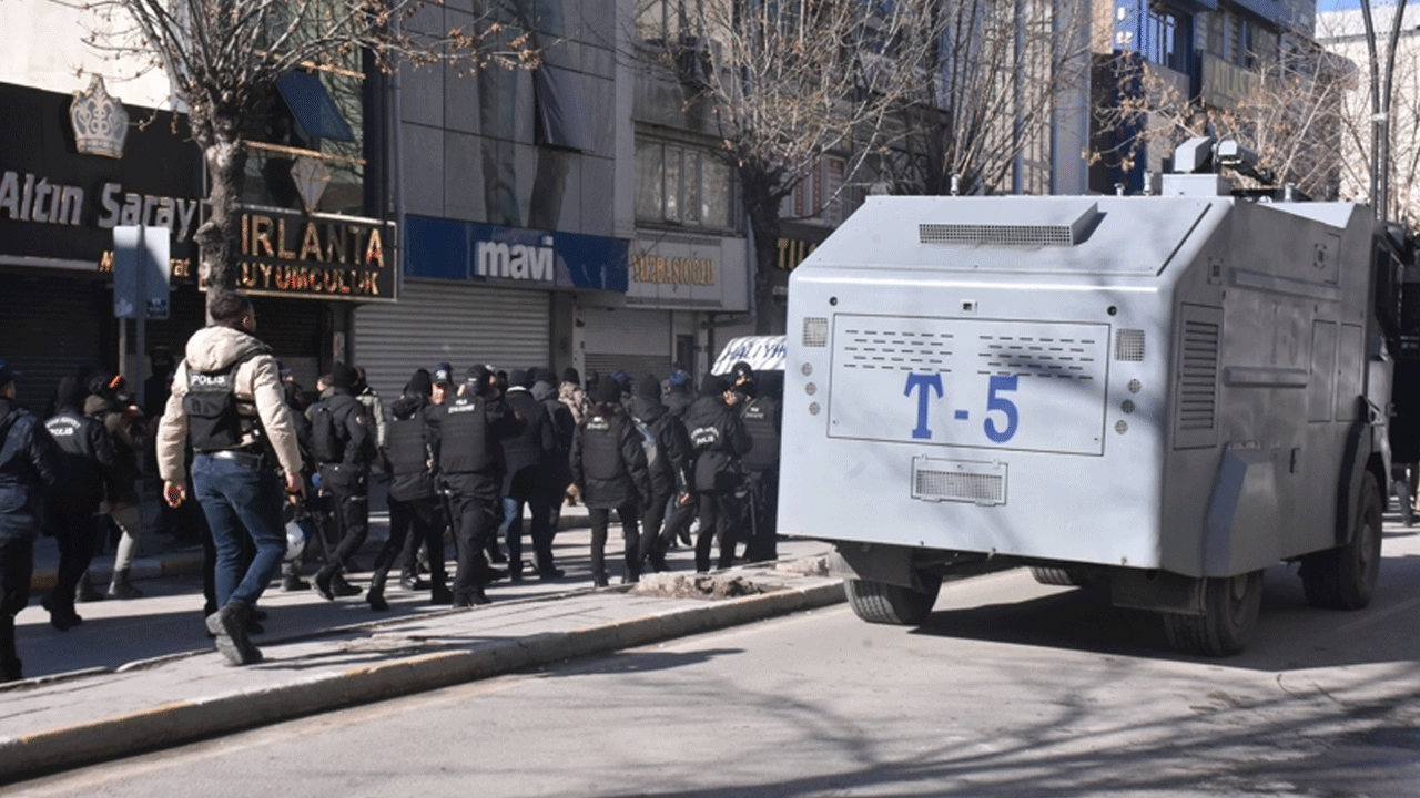 Foto - Provokatörlere polis müdahalesi