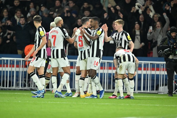 Foto - PSG ve Newcastle United arasında efsane maç