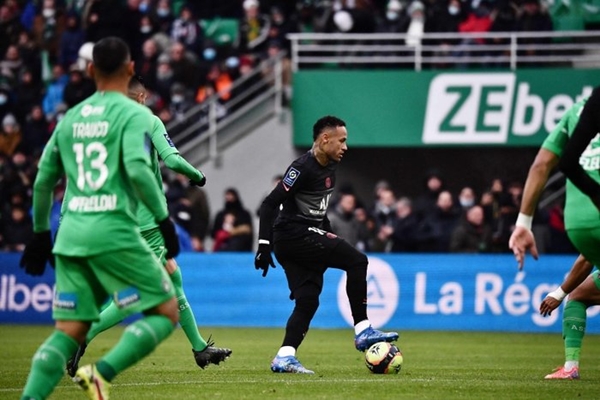 PSG'de Neymar depremi! Kötü haberi duyurdular