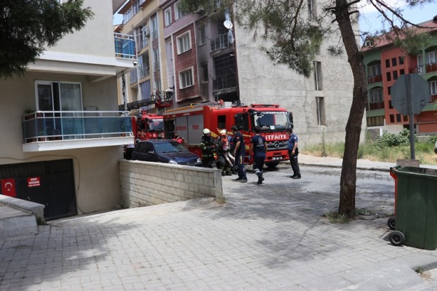 Foto - Psikiyatrik tedavi gördüğü iddia edilen kadının evinde yangın