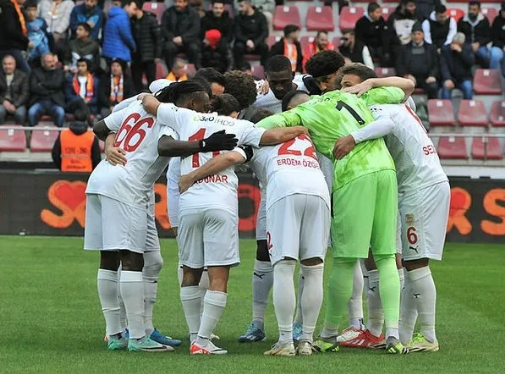 Foto - Puan cetveli tahmini çok ama çok konuşulacak! Öyle sıralamalar oldu ki şampiyon ve küme hattı ortaya çıktı!