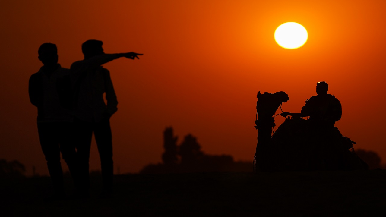 Foto - Pushkar Çölü'nde gün batımı! Altın kumlar üzerinde masalsı yolculuk
