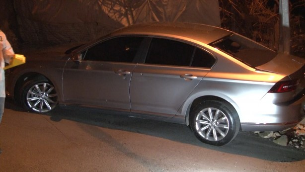 Foto - Pusu kurdukları husumetlilerinin otomobilini kurşunladılar