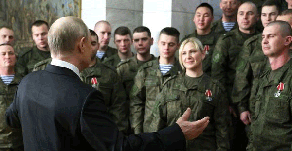 Foto - Putin'in arkasındaki gizemli kadın! Dünya onu merak ediyor Gizemli kadın Erdoğan'a da...