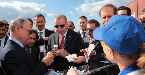 Foto - Putin'in arkasındaki gizemli kadın! Dünya onu merak ediyor Gizemli kadın Erdoğan'a da...