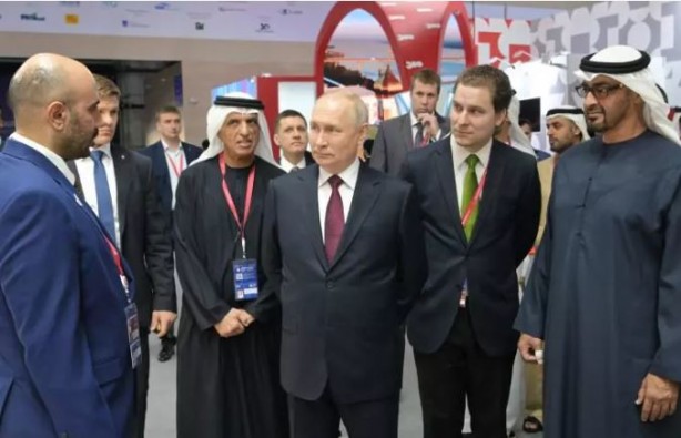 Foto - Putin'in yakın korumaları BAE heyetini göz hapsine aldı
