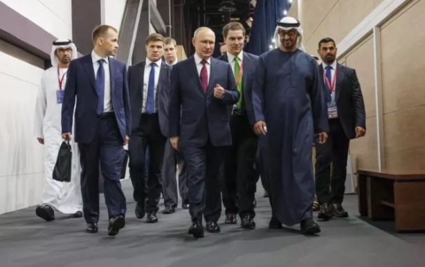 Foto - Putin'in yakın korumaları BAE heyetini göz hapsine aldı