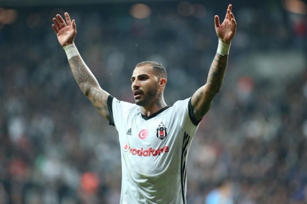 Foto - Quaresma öyle bir Ramazan paylaşımı yaptı ki, "Helal sana be" dedirtti! Ha bu da Ramazan’ı rakıyla karşılayan Cem Yılmaz’a kapak olsun