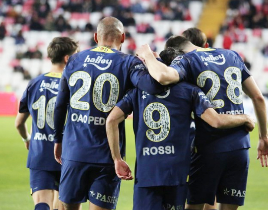 Foto - Rakam herkesi şaşırtacak... Fenerbahçe'de sonuç artık devrede! Veda ediyor...