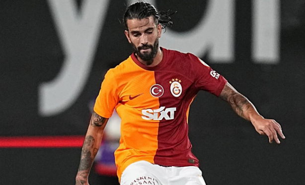 Rakip geliyor artık! Galatasaray'da istenmeyen adam oldu hala gitmiyor! Yuh be kardeşim...