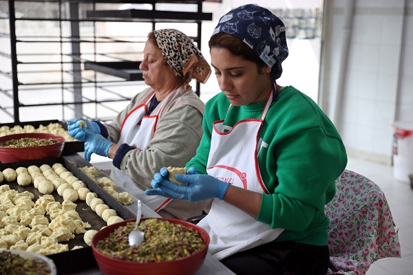 Foto - Ramazan ayının olmazsa olmazı, kadınlara gelir kapısı oldu