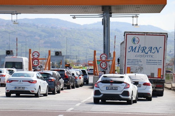 Foto - Ramazan Bayramı tatili başladı! Osmangazi Köprüsü'nde yoğunluk