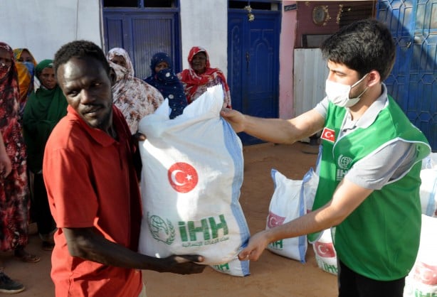 Foto - Ramazan dolayısıyla Sudan'daki ihtiyaç sahiplerine yardım eksik olmadı