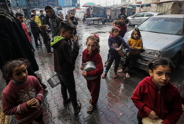 Foto - Ramazan Gazze’de ölüm ayı oldu! Dünya böyle bir soykırım görmedi: Çocuklar artık açlıktan yürüyemiyor