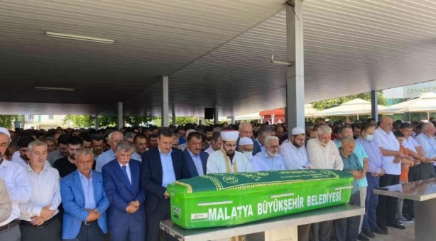 Foto - Ramazan Keskin Hoca son yolculuğuna dualarla uğurlandı