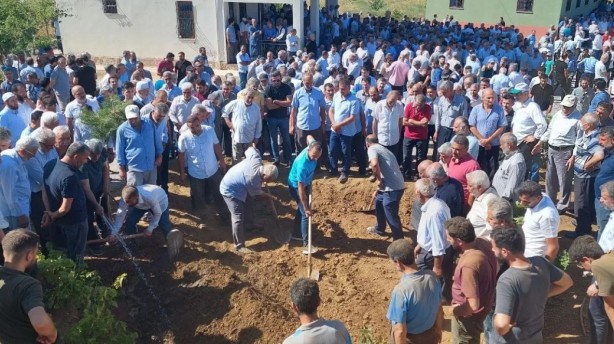 Foto - Ramazan Keskin Hoca son yolculuğuna dualarla uğurlandı