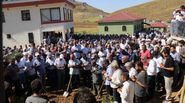Foto - Ramazan Keskin Hoca son yolculuğuna dualarla uğurlandı