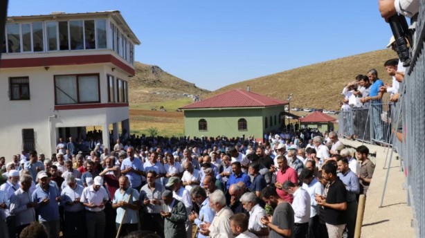 Foto - Ramazan Keskin Hoca son yolculuğuna dualarla uğurlandı
