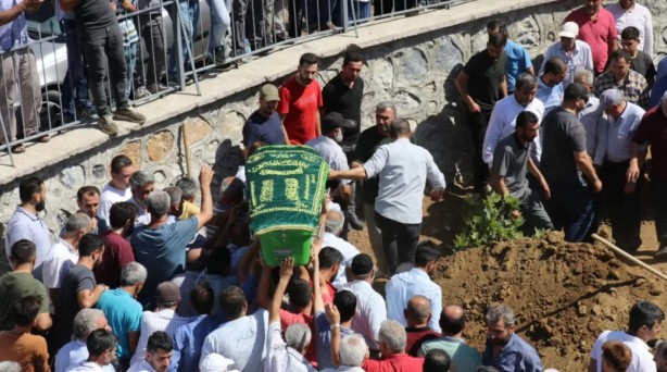 Foto - Ramazan Keskin Hoca son yolculuğuna dualarla uğurlandı