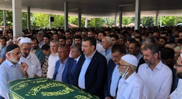 Foto - Ramazan Keskin Hoca son yolculuğuna dualarla uğurlandı