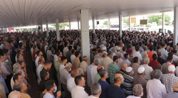 Foto - Ramazan Keskin Hoca son yolculuğuna dualarla uğurlandı