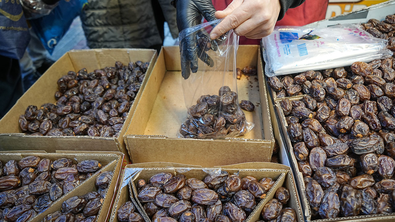 Foto - Ramazan sofralarının vazgeçilmezi! Hurmanın kilosu ne kadar?