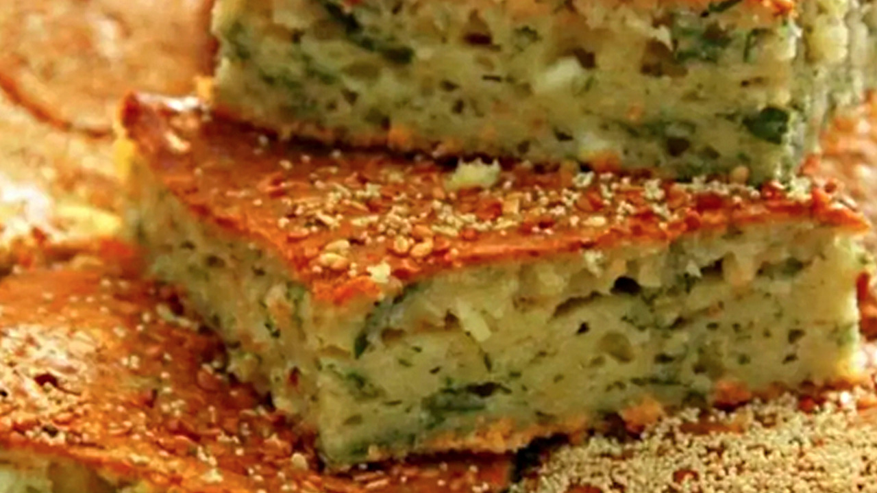 Ramazan sofralarınıza lezzet katacak! Kek: Peynirli maydanozlu kek tarifi