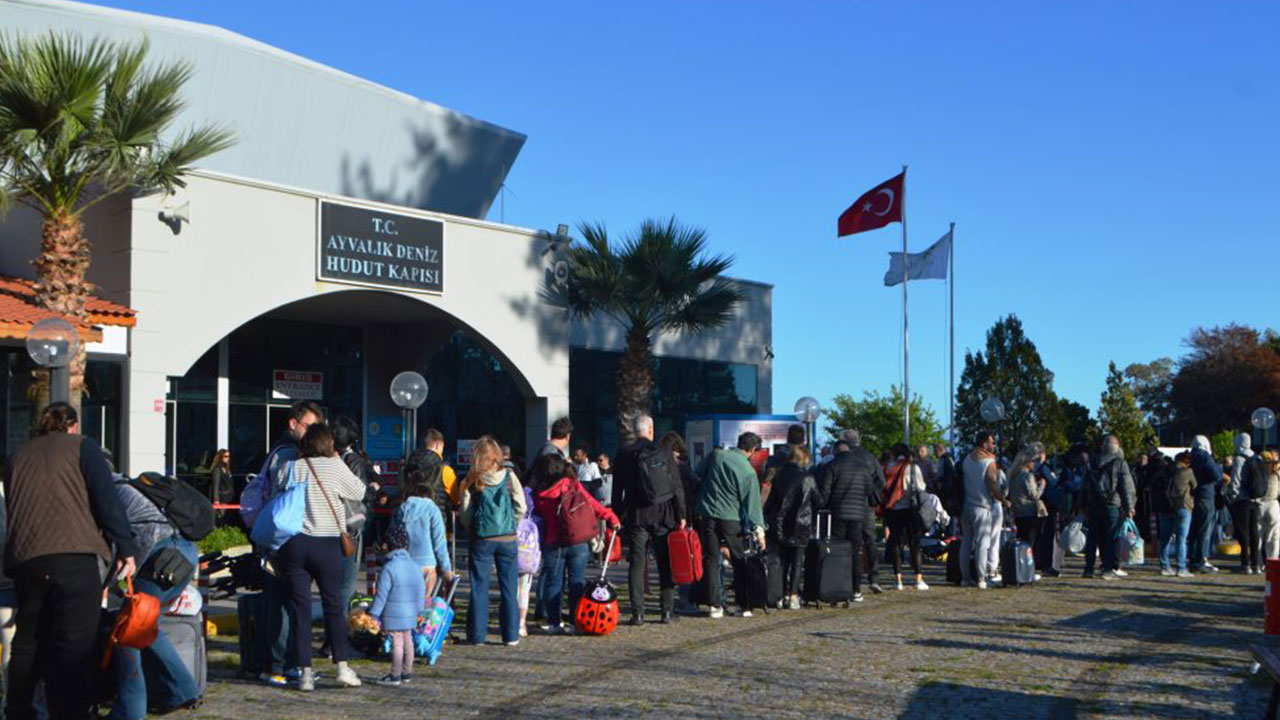 Ramazan'a bile saygıları yok! Yunanistan'ı zengin etmek için koşa koşa gittiler