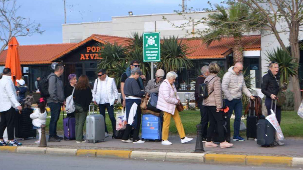 Foto - Ramazan'a bile saygıları yok! Yunanistan'ı zengin etmek için koşa koşa gittiler