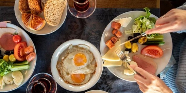 Foto - Ramazan’da doğru, dengeli beslenme uyarısı: Bu gıdalardan 1 tane bile yerseniz bakın nasıl şifa oluyor!