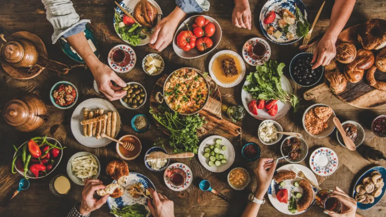 Ramazan'da iftar ve sahur derken şimdi Bayram'da beslenmeye dikkat uyarısı...