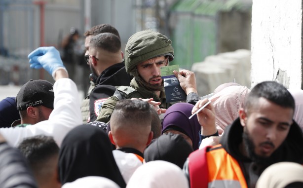 Foto - Ramazan’ın ilk Cuma namazına akın! Mescid-i Aksa’da mahşeri kalabalık