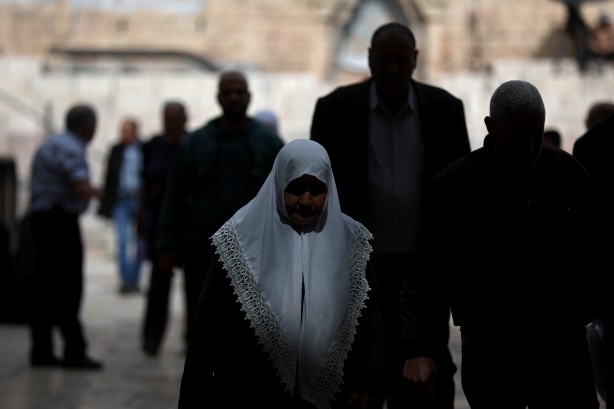 Foto - Ramazan’ın ilk Cuma namazına akın! Mescid-i Aksa’da mahşeri kalabalık