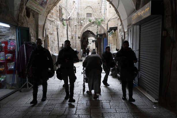 Foto - Ramazan’ın ilk Cuma namazına akın! Mescid-i Aksa’da mahşeri kalabalık