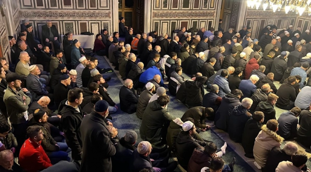 Foto - Ramazan’ın ilk günü camiler doldu taştı