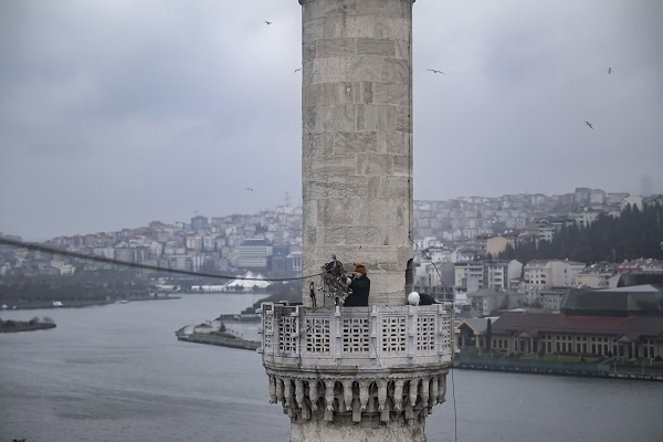 Foto - Ramazanın ilk mahyası Eyüp Sultan Camisi'ne asıldı