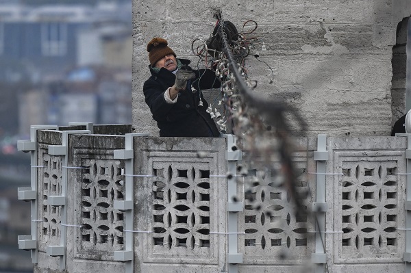 Foto - Ramazanın ilk mahyası Eyüp Sultan Camisi'ne asıldı