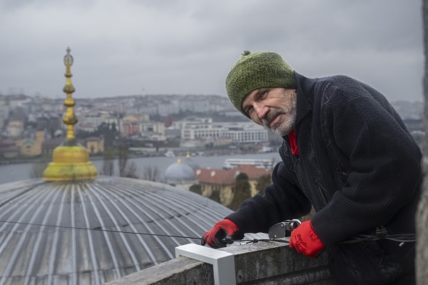 Foto - Ramazanın ilk mahyası Eyüp Sultan Camisi'ne asıldı